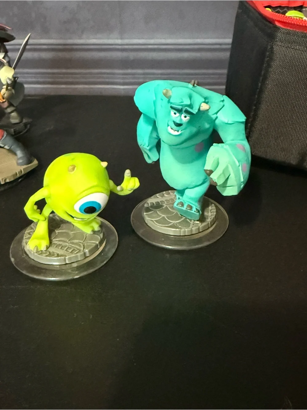 Disney Infinity action figures/power disks/carrying case